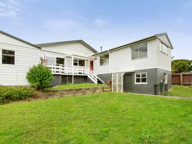 22 Ngatitoa Street, Tawa