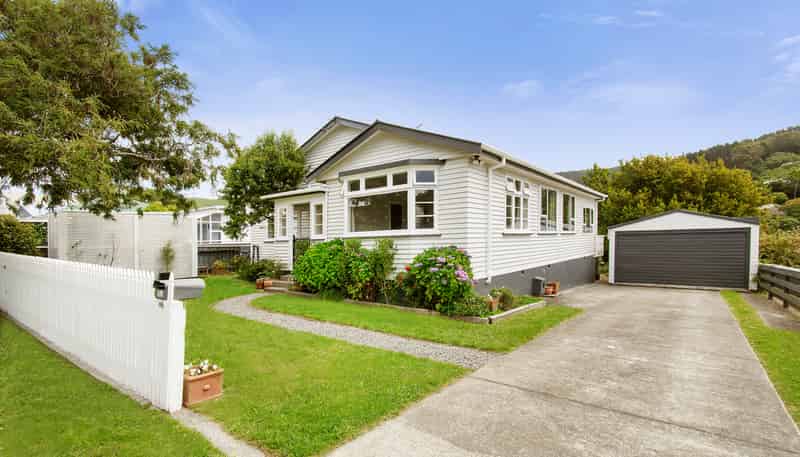 22 Ngatitoa Street, Tawa