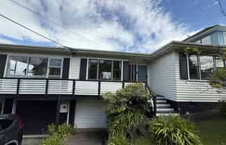 3 Huntleigh Park Way, Ngaio