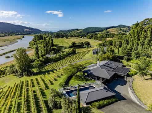 Lodge 3 Riverside, 1308 Tuki Tuki Road, Tuki Tuki