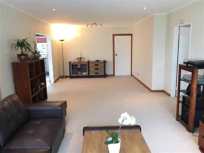 5 Bowes Crescent, Strathmore Park