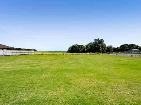 25A Dolphin Parade, Bell Block