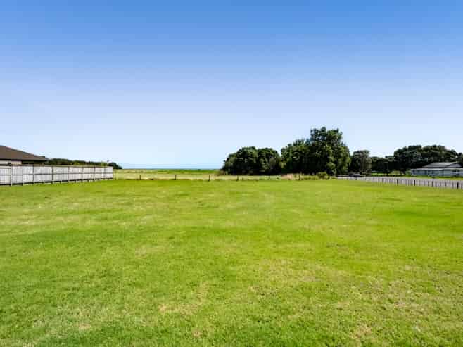 25A Dolphin Parade, Bell Block