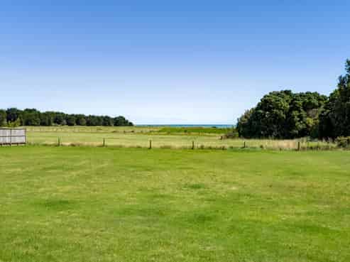 25A Dolphin Parade, Bell Block