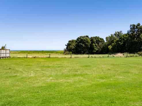 25 Dolphin Parade, Bell Block