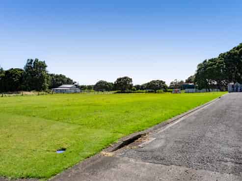 25 Dolphin Parade, Bell Block