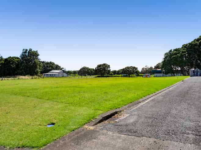 25 Dolphin Parade, Bell Block