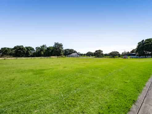 25 Dolphin Parade, Bell Block