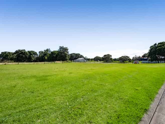 25 Dolphin Parade, Bell Block