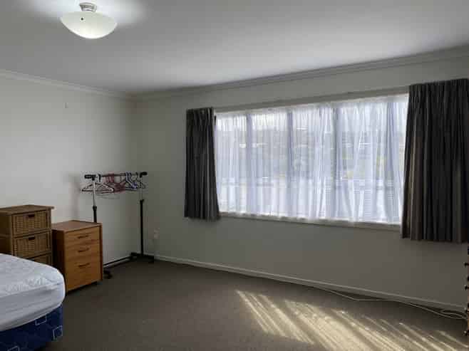 147 Dowse Drive, Maungaraki