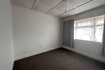 30 Pascal Street, Takaro