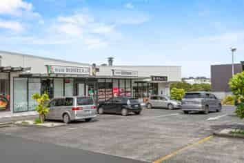 101sqm Albany retail next to Taiping and Wang Mart