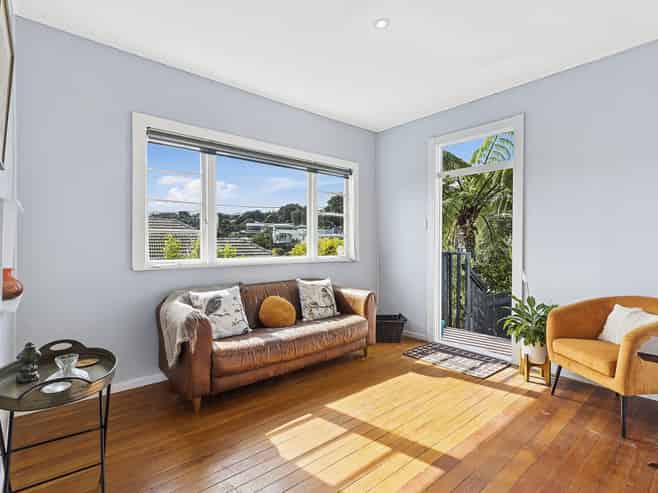 20A Larsen Crescent, Tawa