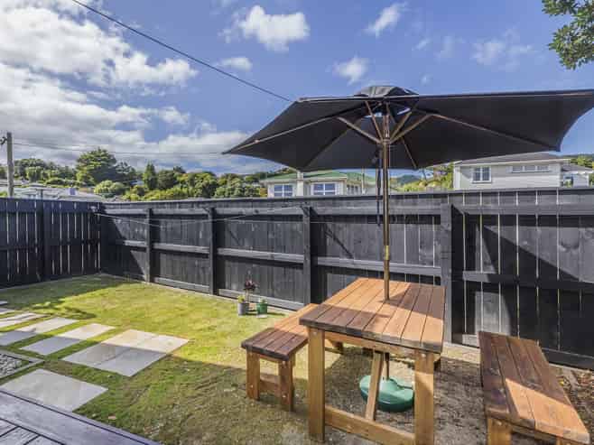 20A Larsen Crescent, Tawa