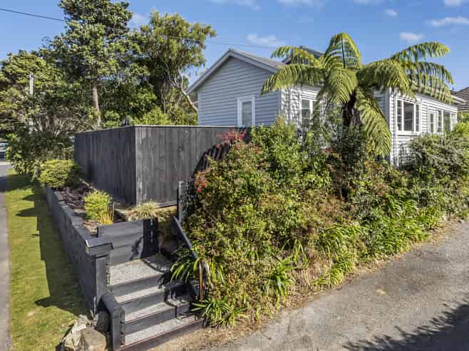 20A Larsen Crescent, Tawa