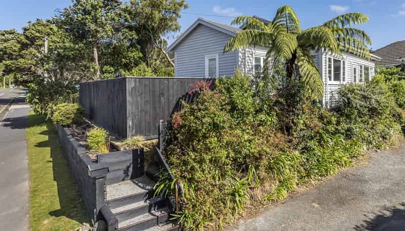 20A Larsen Crescent, Tawa