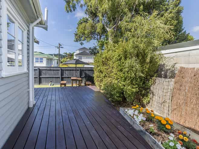 20A Larsen Crescent, Tawa