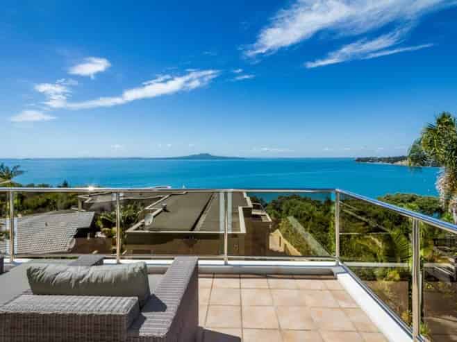 2/25 Churchill Road, Murrays Bay