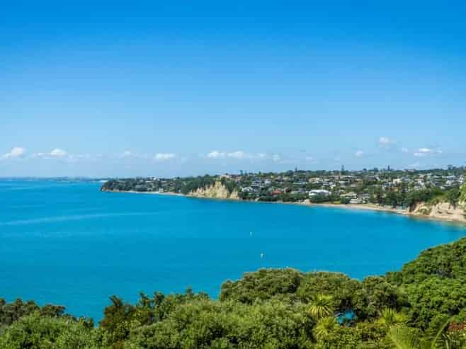 2/25 Churchill Road, Murrays Bay