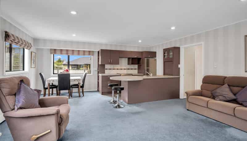 32 Grove Ave, Oamaru