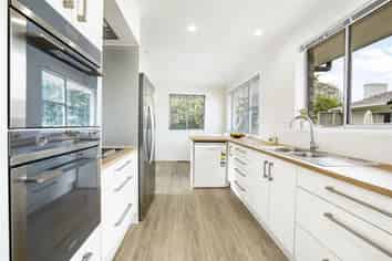 49 Rhonda Avenue, Deanwell