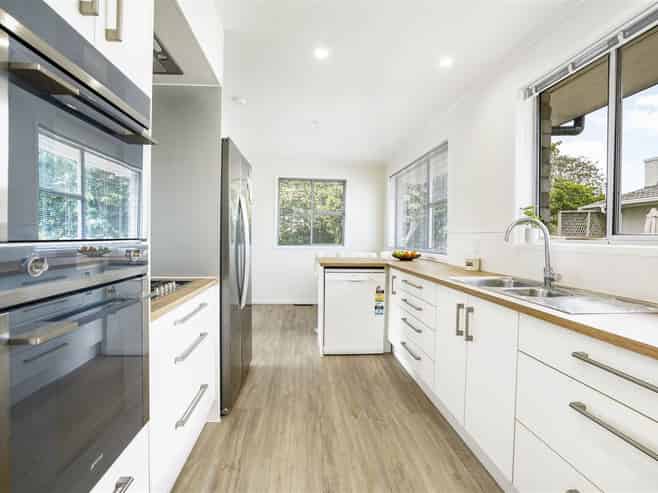 49 Rhonda Avenue, Deanwell