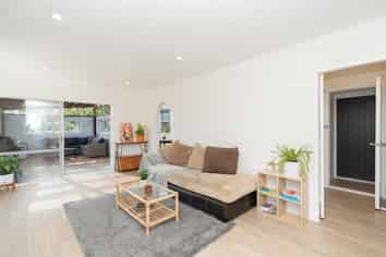 49 Rhonda Avenue, Deanwell