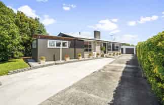 49 Rhonda Avenue, Deanwell