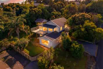 8 Robertson Street, Russell