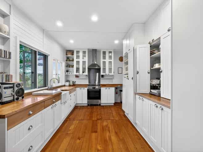 8 Robertson Street, Russell