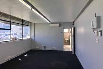 Refurbished Warehouse in 'Hip' Sydenham