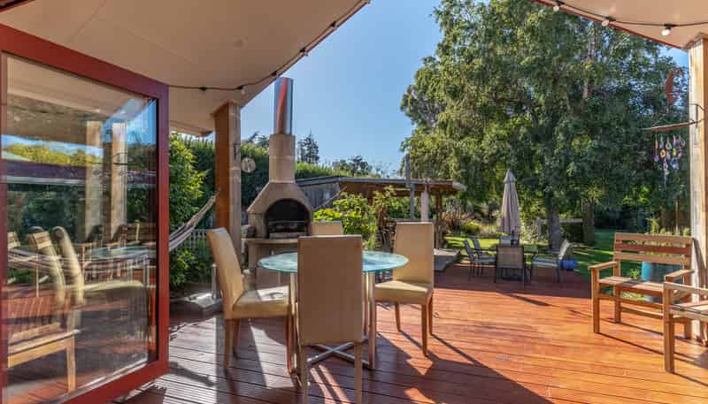 12 Dixon Street, Carterton