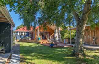 12 Dixon Street, Carterton