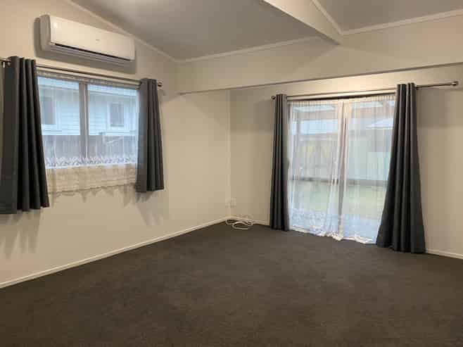 8A Appleby Place, Mangere East