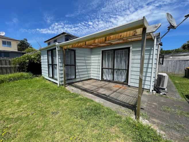 8A Appleby Place, Mangere East