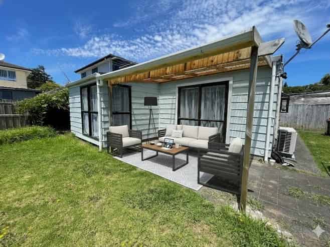 8A Appleby Place, Mangere East