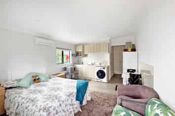 21A Gadsby Road, Favona