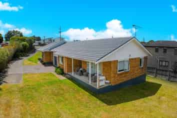 91B  Triangle Road , Massey