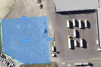 Secure yard in prime Grenada