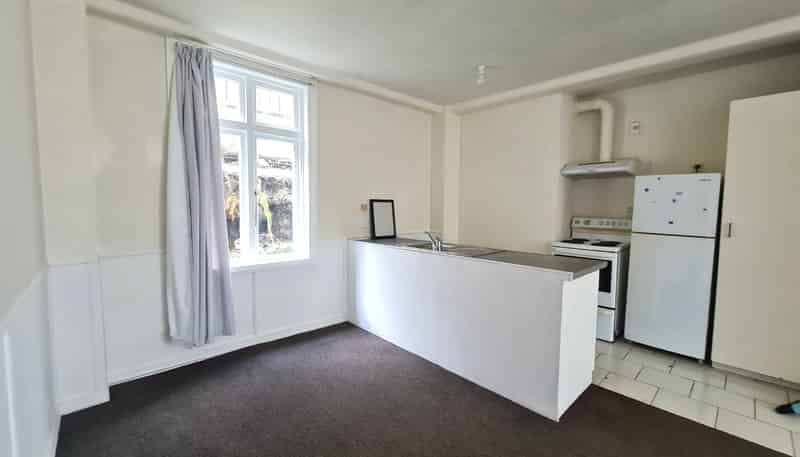 2/151 Grant Road, Thorndon