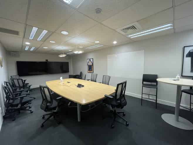 Versatile warehouse, showroom & office