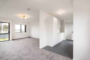 4 Barrys Road, Glendene