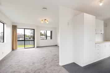 4 Barrys Road, Glendene