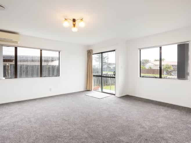 4 Barrys Road, Glendene