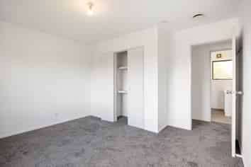 4 Barrys Road, Glendene