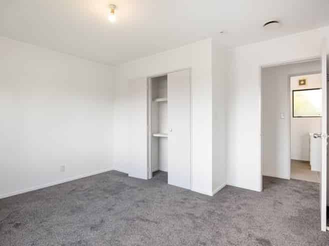 4 Barrys Road, Glendene