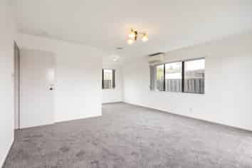 4 Barrys Road, Glendene