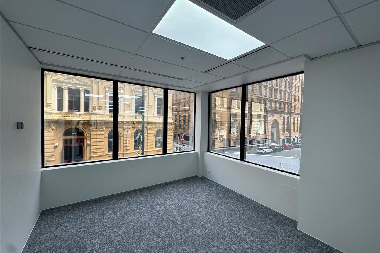 Refurbish Floor with New Fitout - Više