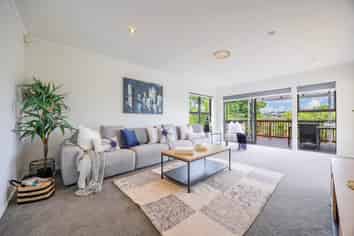 24 Shanaway Rise, Hillcrest