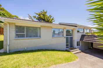 24 Shanaway Rise, Hillcrest